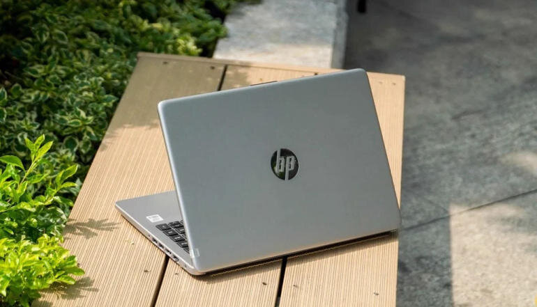 Laptop HP 240 G8 2V0L6ES