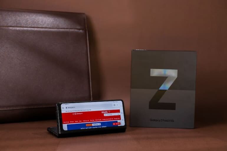 Điện thoại gập Samsung Galaxy Z Fold 3 5G