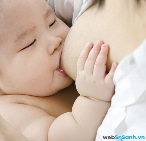 8 lý do chứng minh việc cho trẻ bú mẹ ban đêm là rất quan trọng