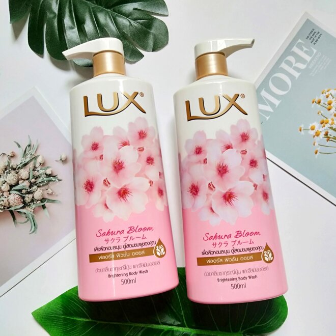 sữa tắm Lux Sakura Bloom