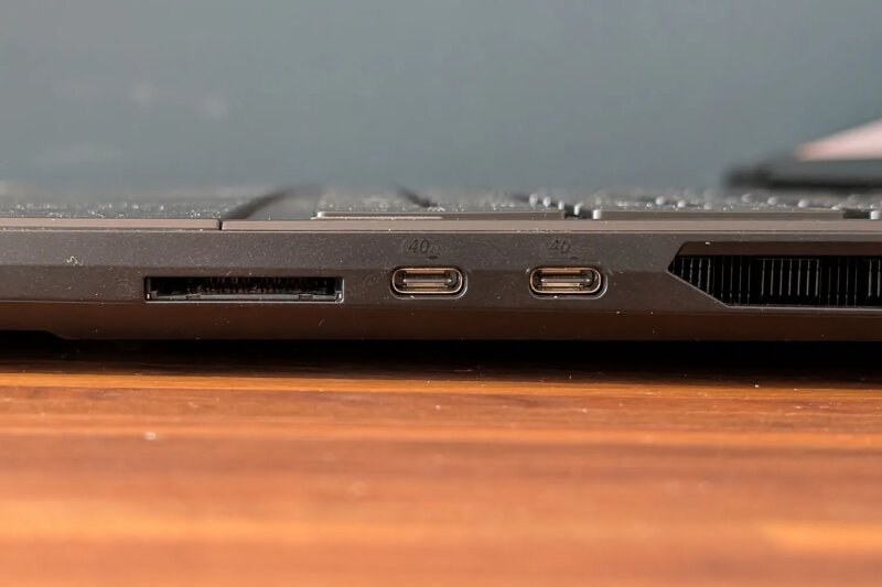 MSI Stealth A18 AI+: Một cỗ máy chơi game mạnh mẽ với giá cả hợp lý?