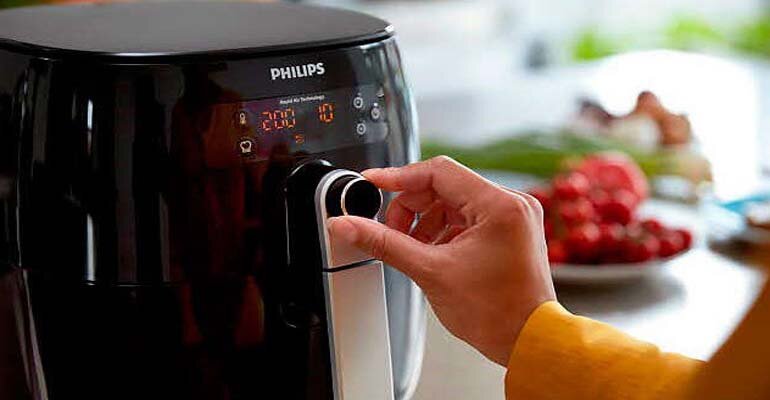 Không nên bật nồi chiên khi chưa sẵn sàng Sử dụng nồi chiên không dầu cần tránh điều gì