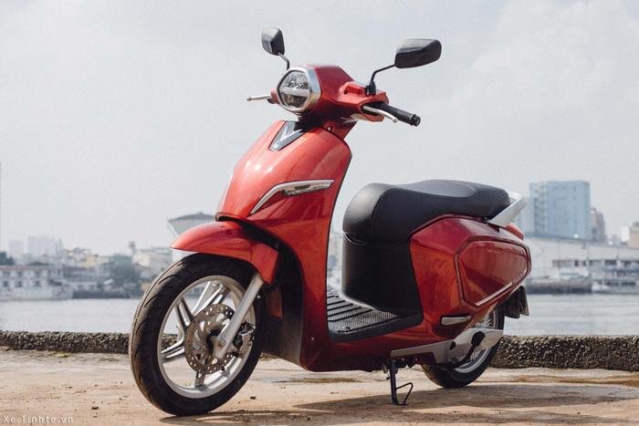 9 cách sạc xe máy điện mới mua an toàn tăng tuổi thọ bình ắc quy