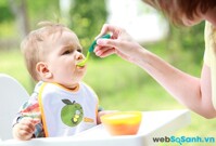 9 đồ dùng cần thiết giúp bé làm quen với việc ăn dặm