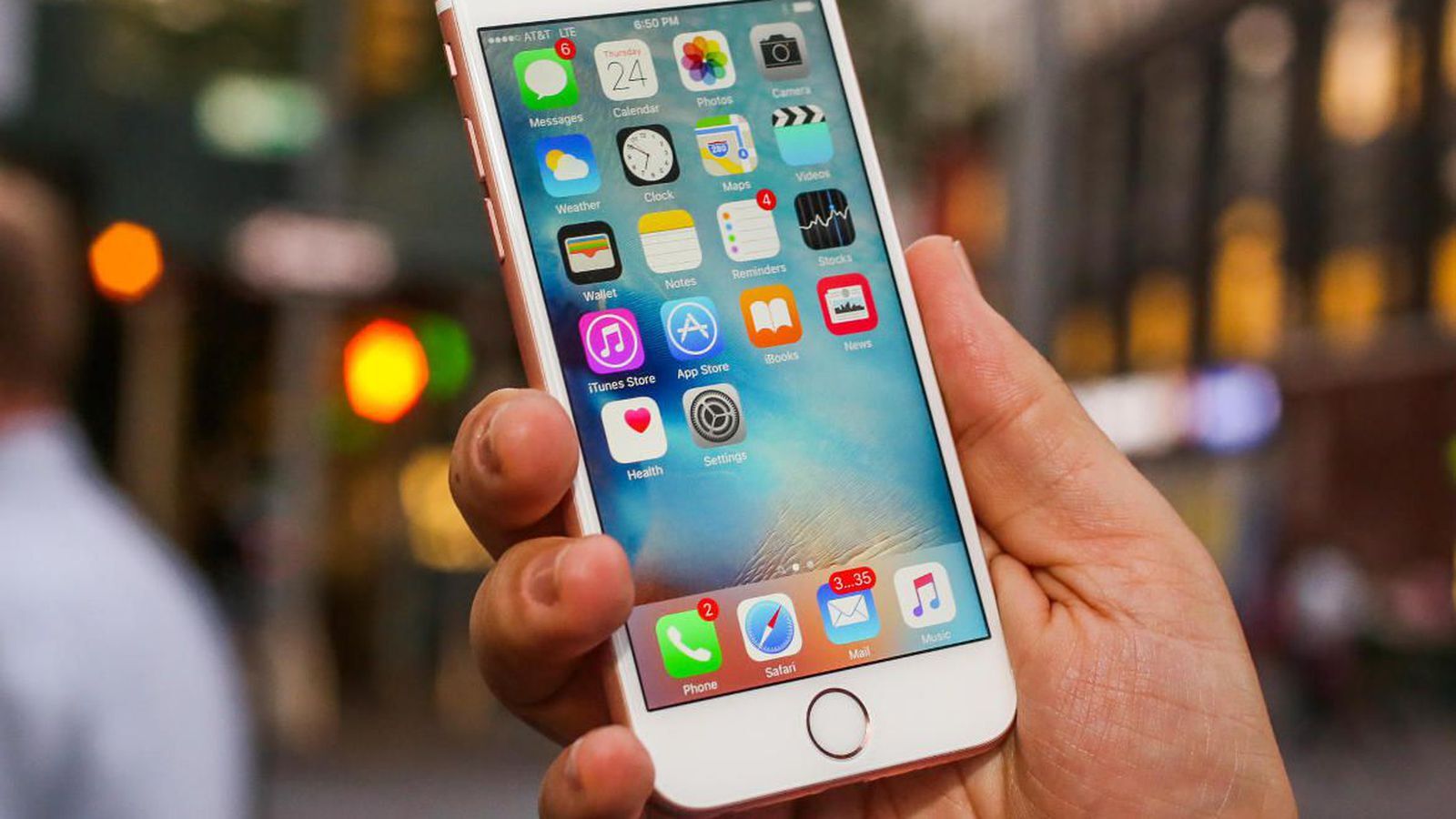 9 nhược điểm iPhone Lock để biết có nên mua trong thời điểm này không