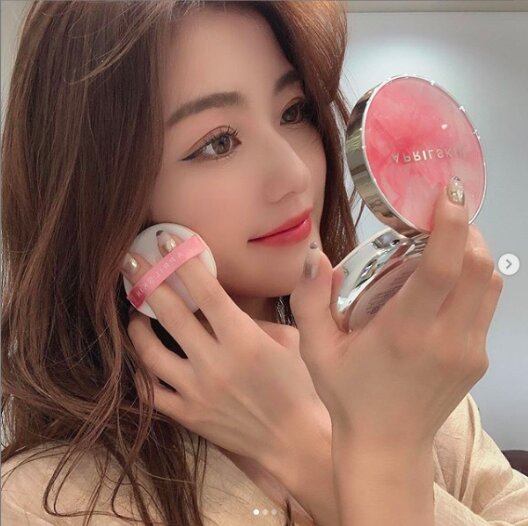 Phấn nước April Skin màu hồng