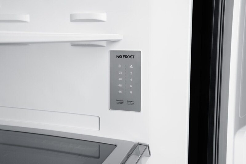 Tủ lạnh 4 cánh Hisense RQ559N4EBU giá siêu rẻ, gây bất ngờ về chất lượng