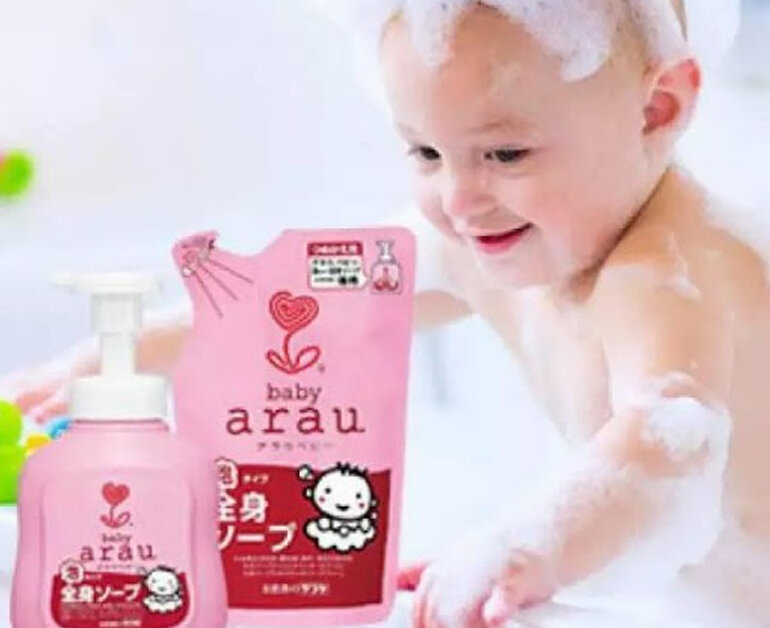 Sữa tắm Arau dạng túi màu hồng dung tích 400ml