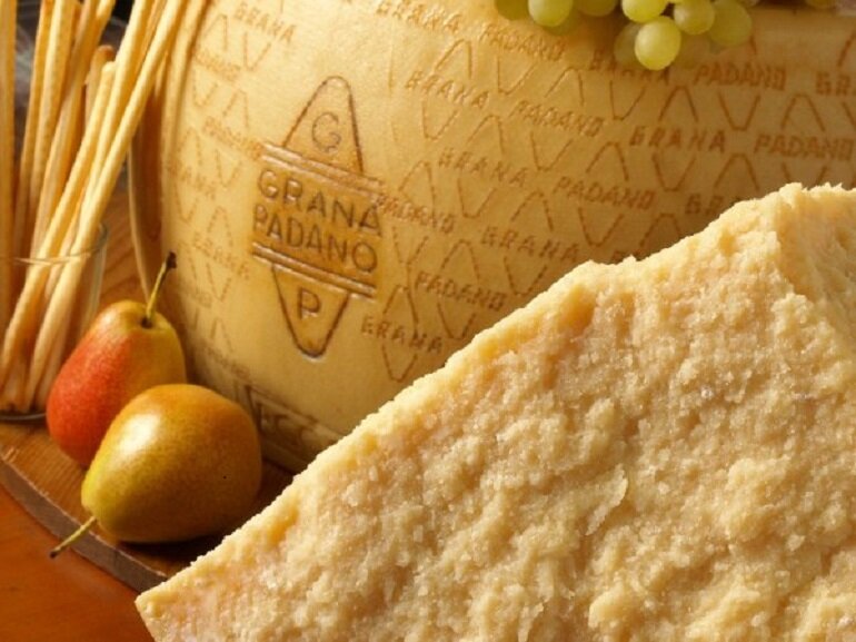 Phân biệt phô mai Parmesan và Grana Padano, loại nào tốt cho bé hơn?