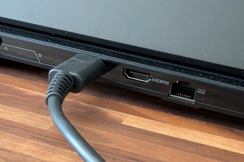 MSI Stealth A18 AI+: Một cỗ máy chơi game mạnh mẽ với giá cả hợp lý?