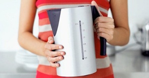 Ấm đun nước siêu tốc không vào điện: 6 nguyên nhân và cách khắc phục