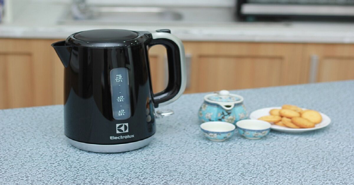Ấm siêu tốc Electrolux có ưu – nhược điểm gì? Giá bao nhiêu?