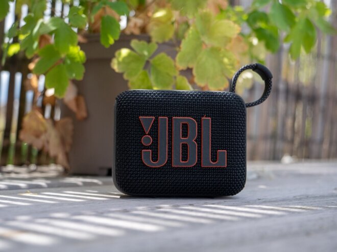 Đánh giá loa bluetooth JBL Go 4: Bản nâng cấp hoàn hảo của một chiếc loa nhỏ xinh!