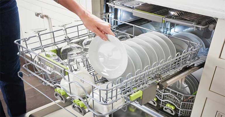 Chức năng sấy trên máy rửa bát có khả năng làm khô nhanh và giúp diệt khuẩn lên đến 99% Chức năng sấy trên máy rửa bát