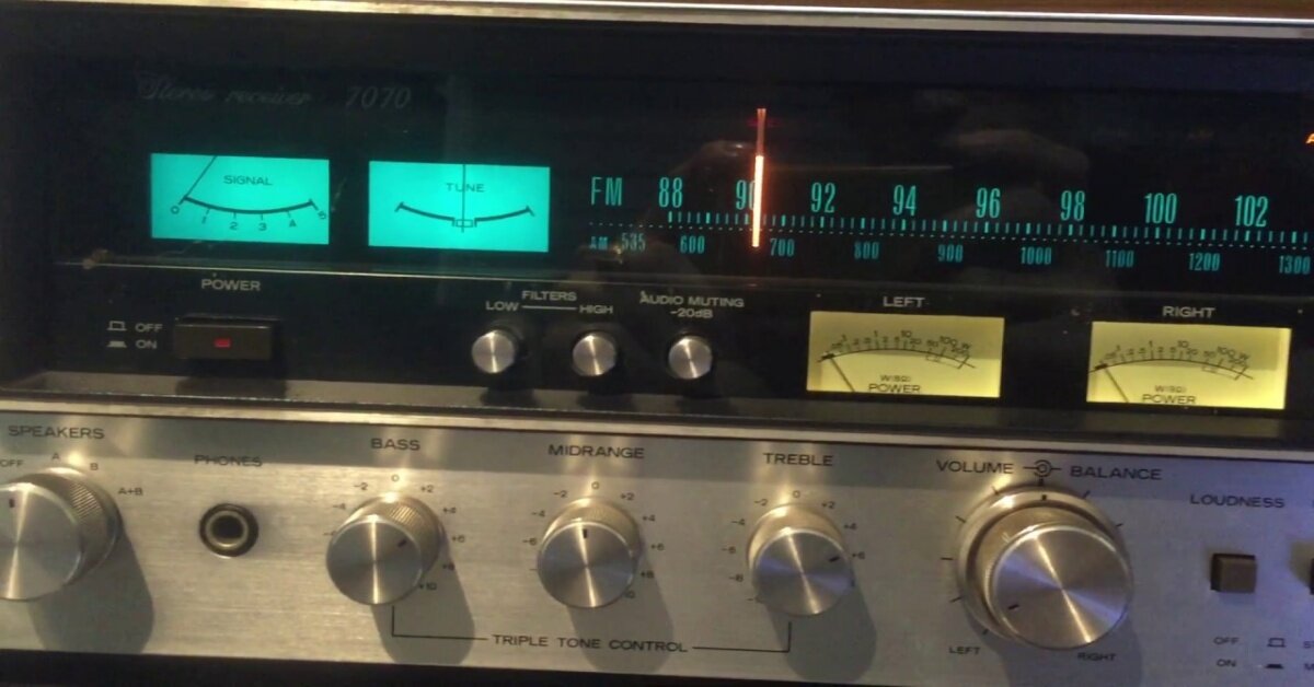 Amply Sansui 7070 có những đặc điểm nổi bật gì? Giá bán ra sao?