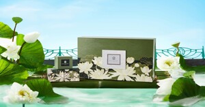 Ấn tượng vẻ đẹp tinh khôi của sen trắng trong BST bánh Trung thu Pan Pacific 2023