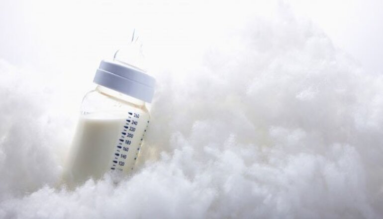 Khái quát về sữa công thức và sữa công thức nào tốt cho trẻ sơ sinh 