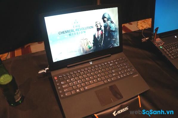 Aorus X5  laptop chơi game mạnh nhất thế giới