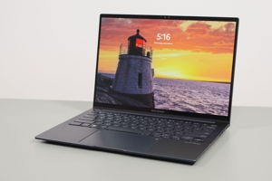 ASUS Zenbook 14 OLEd UX3405: Khởi đầu hoàn hảo với Intle Core Ultra!