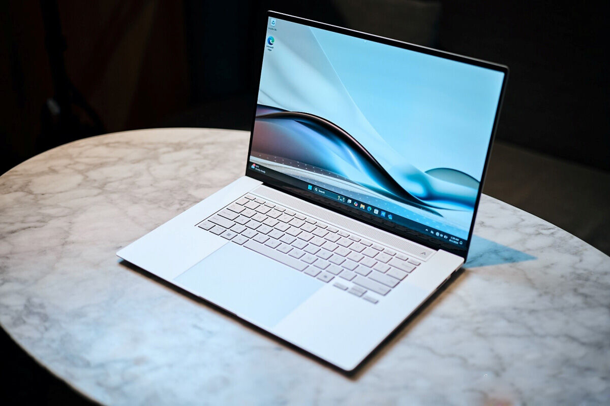 Asus Zenbook S 16: Bước tiến đột phá với độ xử lý AMD Ryzen AI 9!