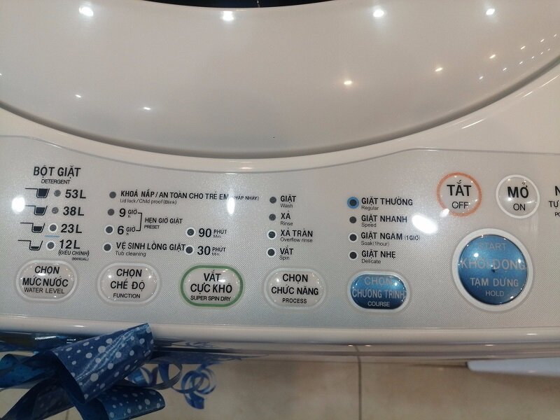 Bảng điều khiển trên máy giặt Toshiba