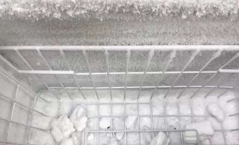 Nguyên nhân và cách khắc ph khi tủ mát Berjaya BJY-DCPS350 bị đóng tuyết?