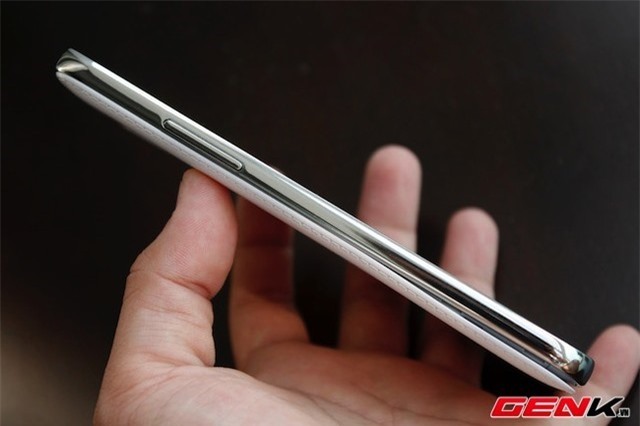 Galaxy Grand 2 & Lumia 1320: Kẻ tám lạng, người nửa cân