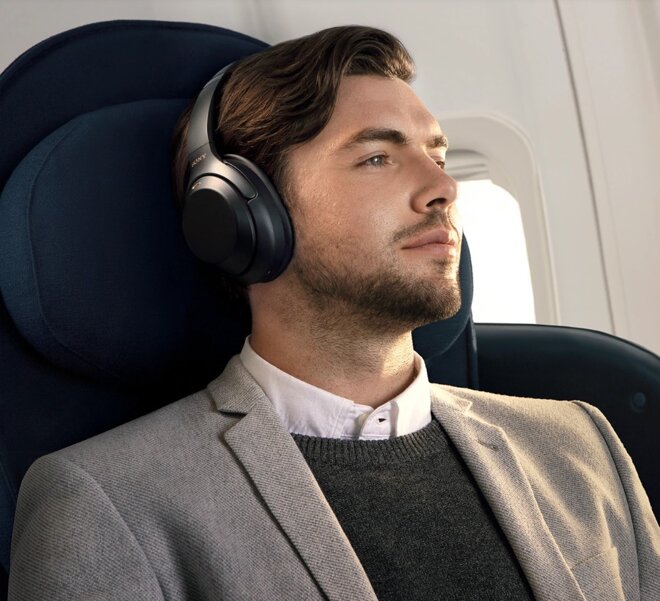 Sony WH-1000XM3 có kiểu dáng Over-ear hiện đại