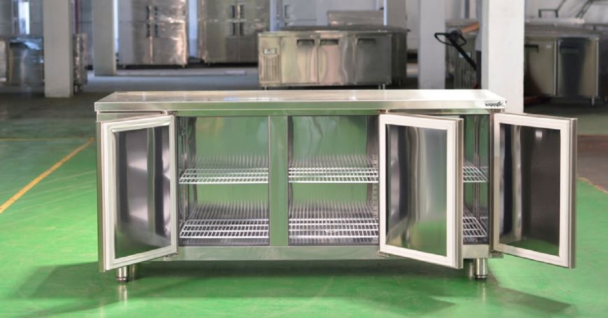 Bàn đông inox công nghiệp là gì? Có bao nhiêu loại?