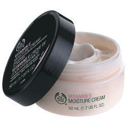 Bảng giá kem dưỡng ẩm The Body Shop tháng 11/2015
