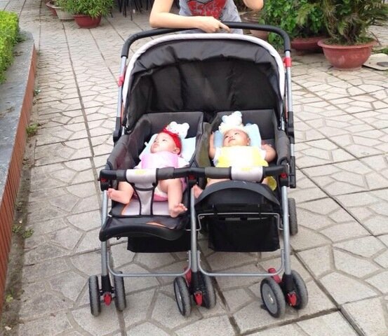 Bảng giá xe đẩy đôi trẻ em mới nhất cập nhật tháng 4/2016