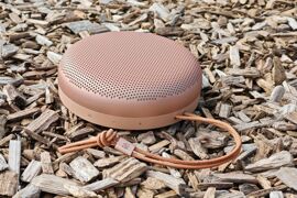 Bang & Olufsen Beosound A1 Gen 3: Loa Bluetooth bền vững, âm thanh tuyệt đỉnh