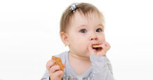 Bánh ăn dặm cho bé 6 tháng tuổi: tốt cho trẻ nhưng cần biết cách lựa chọn!