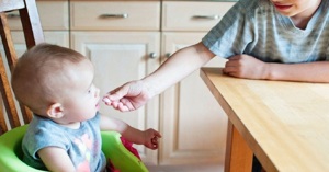 Bánh ăn dặm cho bé và những điều mẹ cần biết