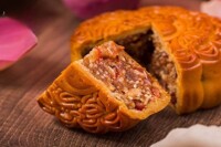 Bánh Trung thu có béo không? Sự thật phía sau chiếc bánh ngọt ngào mùa trăng