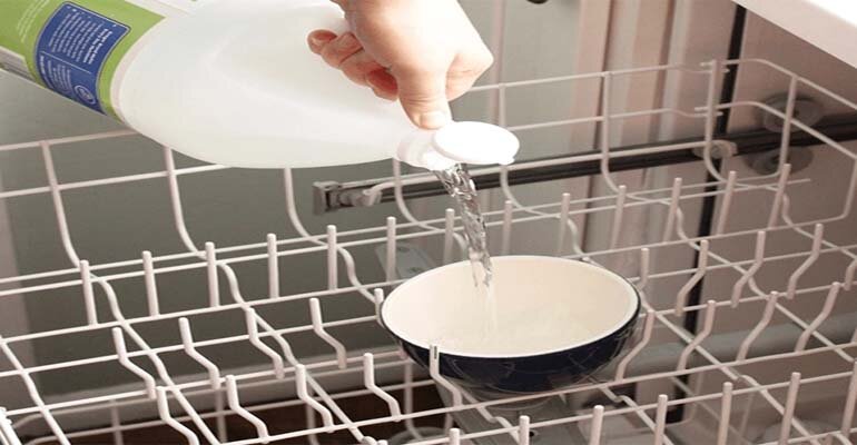 Khử mùi là bước vệ sinh máy rửa bát cuối cùng giúp đảm bảo bát đĩa luôn sạch sẽ thơm mát Vệ sinh máy rửa bát