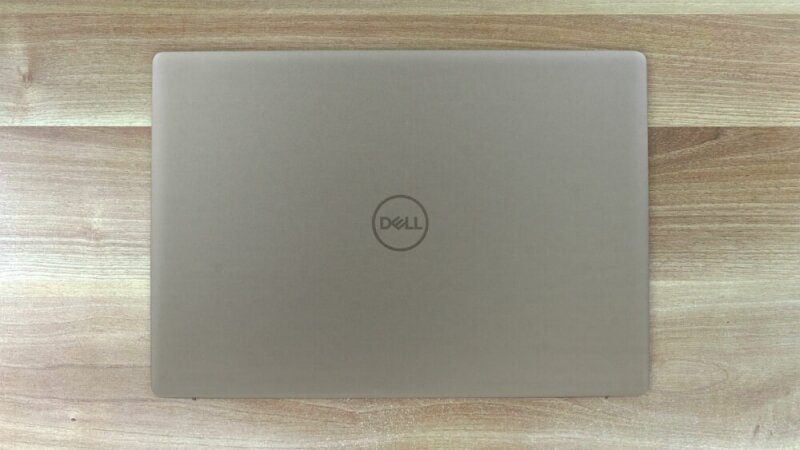 Dell Vostro 16 5640: Sự lựa chọn hoàn hảo cho người dùng cần màn hình lớn và bàn phím đầy đủ