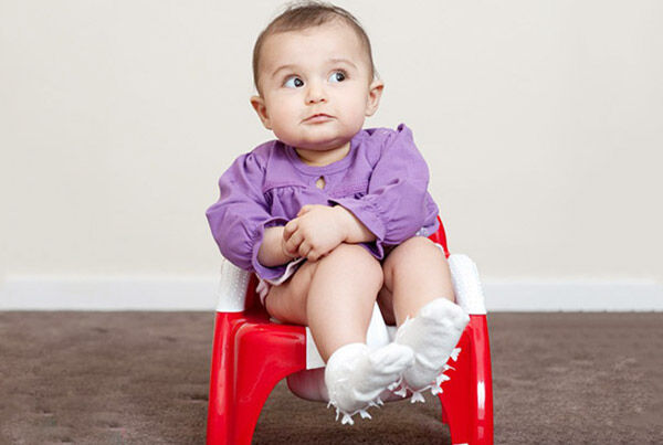 Bé bị táo bón nên uống sữa bột nào?