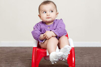 Bé bị táo bón nên uống sữa bột nào?