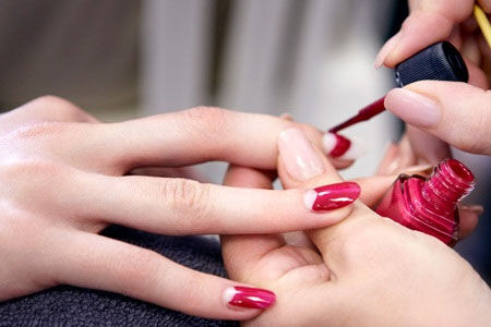 Bí quyết sơn móng tay dành cho bạn gái thích tô vẽ