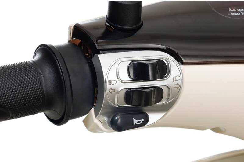 Xe máy điện Yadea giá 15,99 triệu đồng gây ấn tượng nhờ trang bị hiện đại, pin tốt