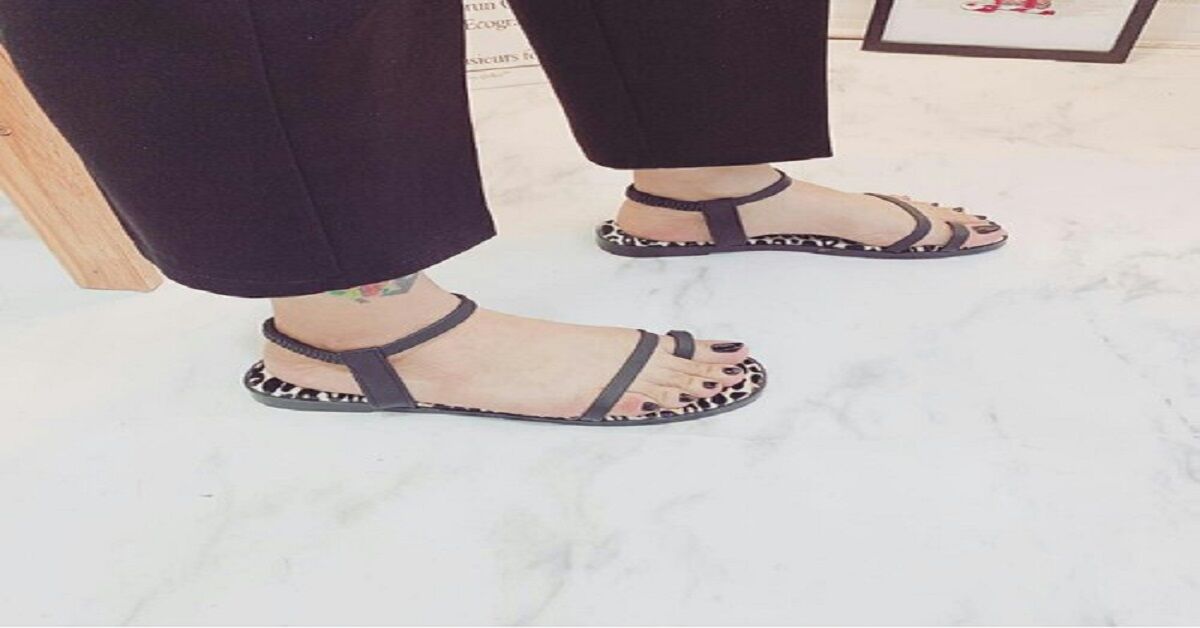 Bỏ túi những mẫu sandal nữ đế bệt nổi bật trong năm 2020
