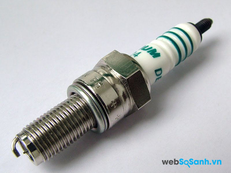 Bugi xe máy loại nào tốt?