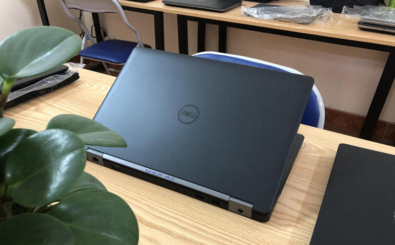 Nên mua dòng laptop Dell Latitude nào thì tốt nhất?