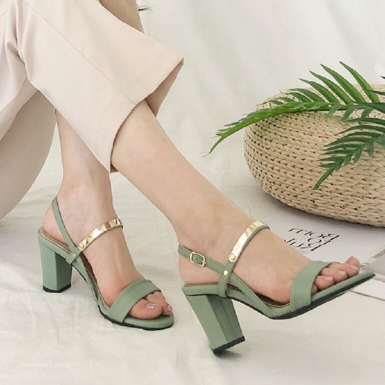 giày sandal nữ cao gót đơn giản