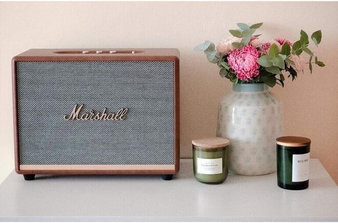 Thiết kế của loa Marshall Woburn 2 có thể giúp sản phẩm dễ dàng kết nối trực tiếp với các nguồn phát nhạc thông qua jack 3.5mm hay RCA.