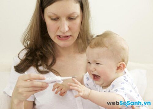 Các cách hạ sốt cho trẻ mà không cần dùng thuốc