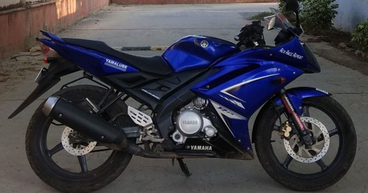 Các đời xe Yamaha YZF-R15: R15 V.10 đời 2008 - 2011