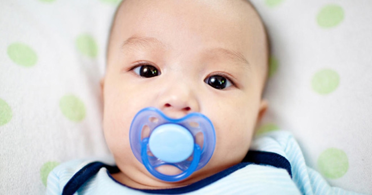 Cách chọn mua núm vú giả cho bé