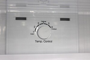 Cách điều chỉnh nhiệt độ trên tủ lạnh giá rẻ Sanyo